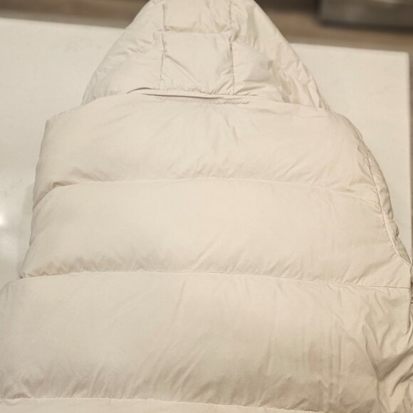 Aritzia small super puff - Picture 5 of 5